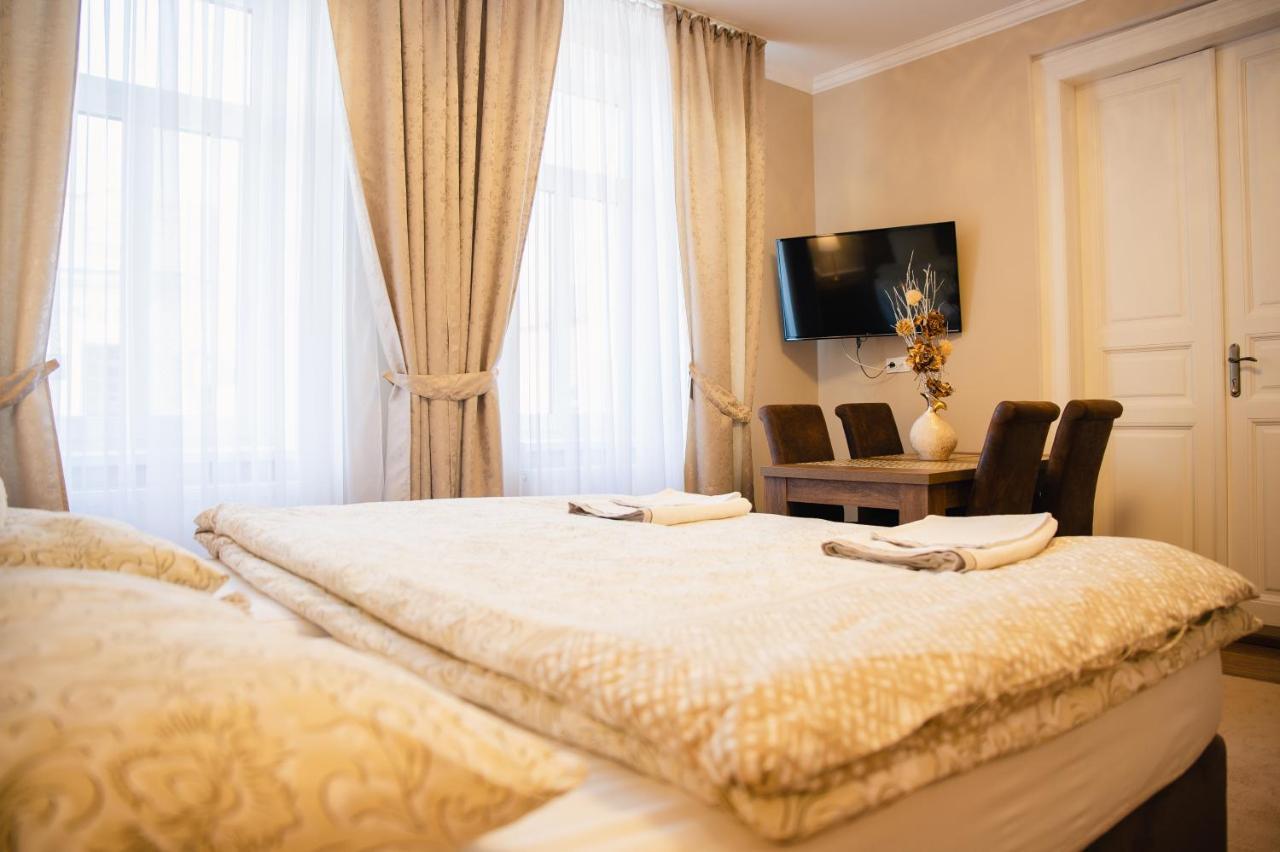 Corner House Apartment Lucenec Ngoại thất bức ảnh