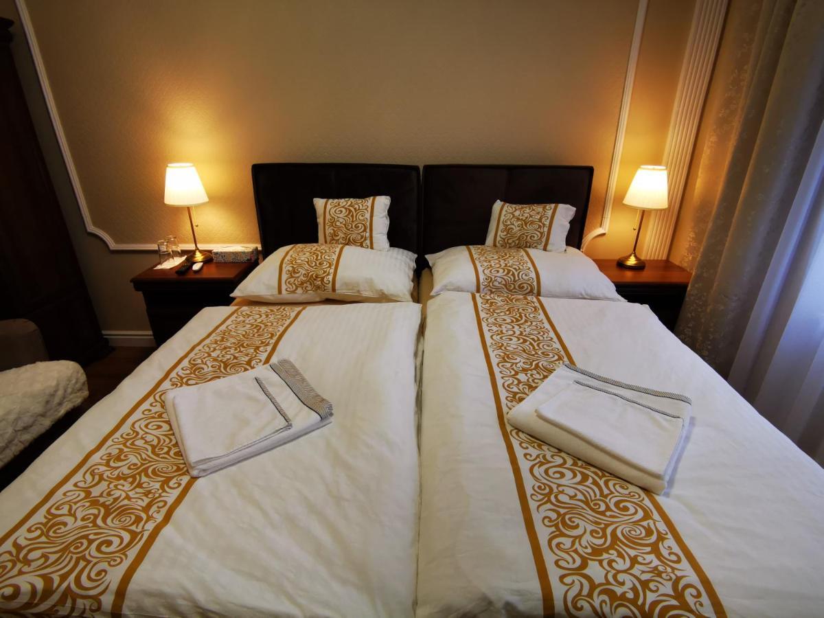Corner House Apartment Lucenec Ngoại thất bức ảnh