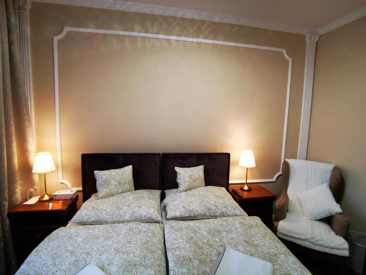 Corner House Apartment Lucenec Ngoại thất bức ảnh