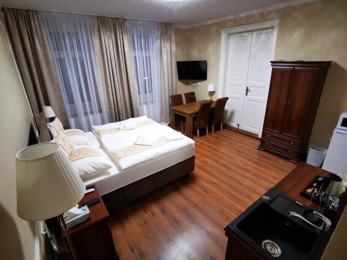 Corner House Apartment Lucenec Ngoại thất bức ảnh