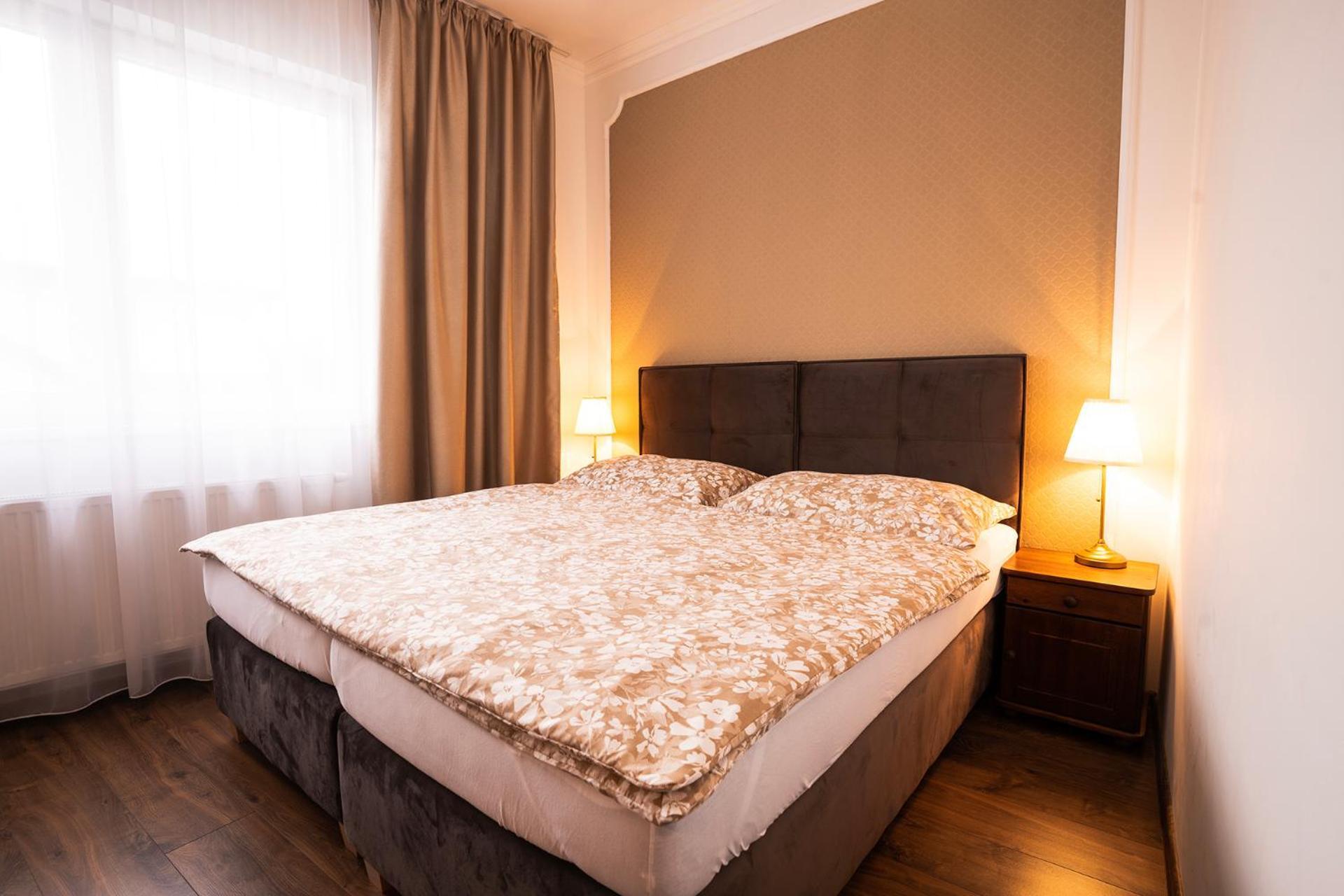 Corner House Apartment Lucenec Ngoại thất bức ảnh