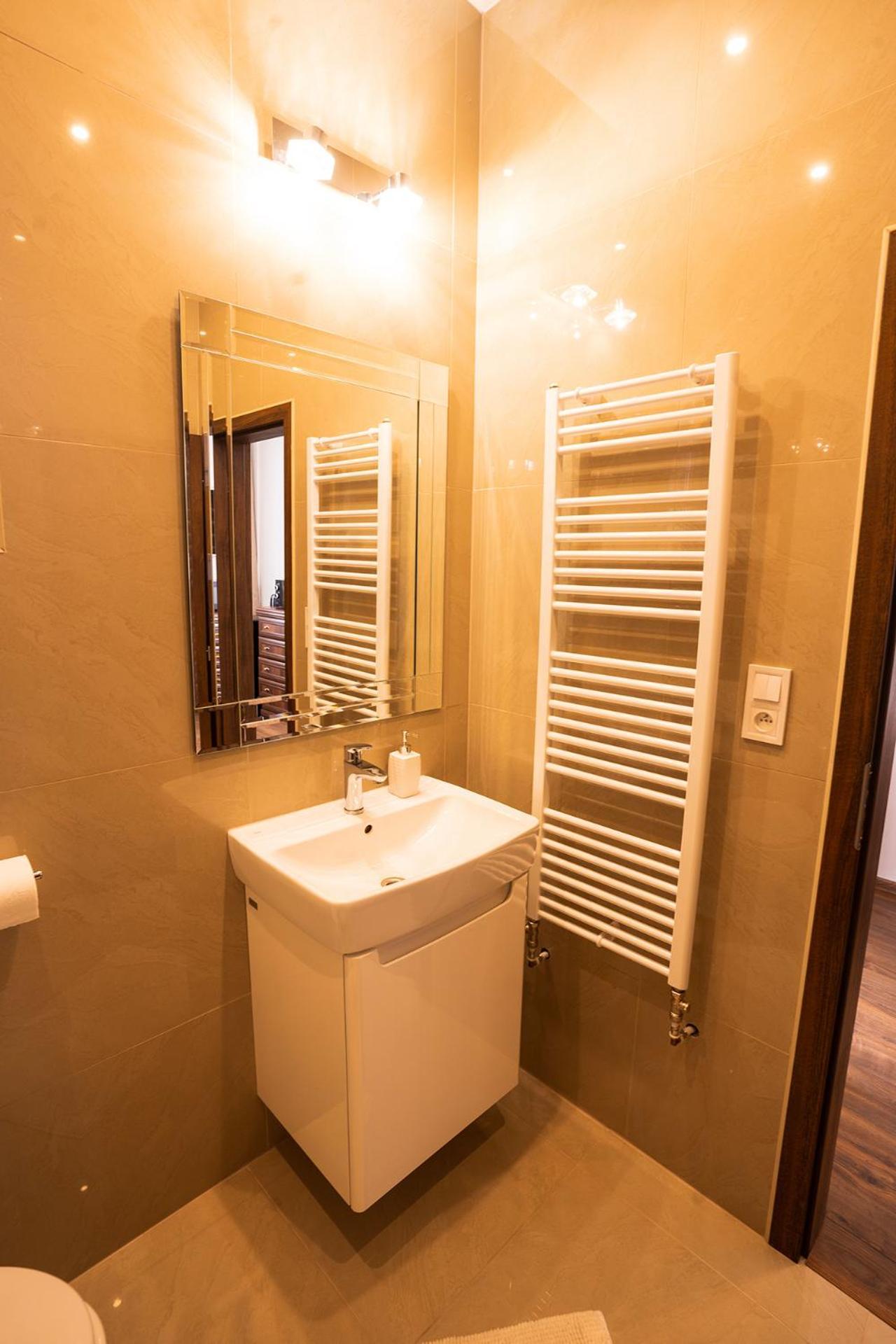 Corner House Apartment Lucenec Ngoại thất bức ảnh